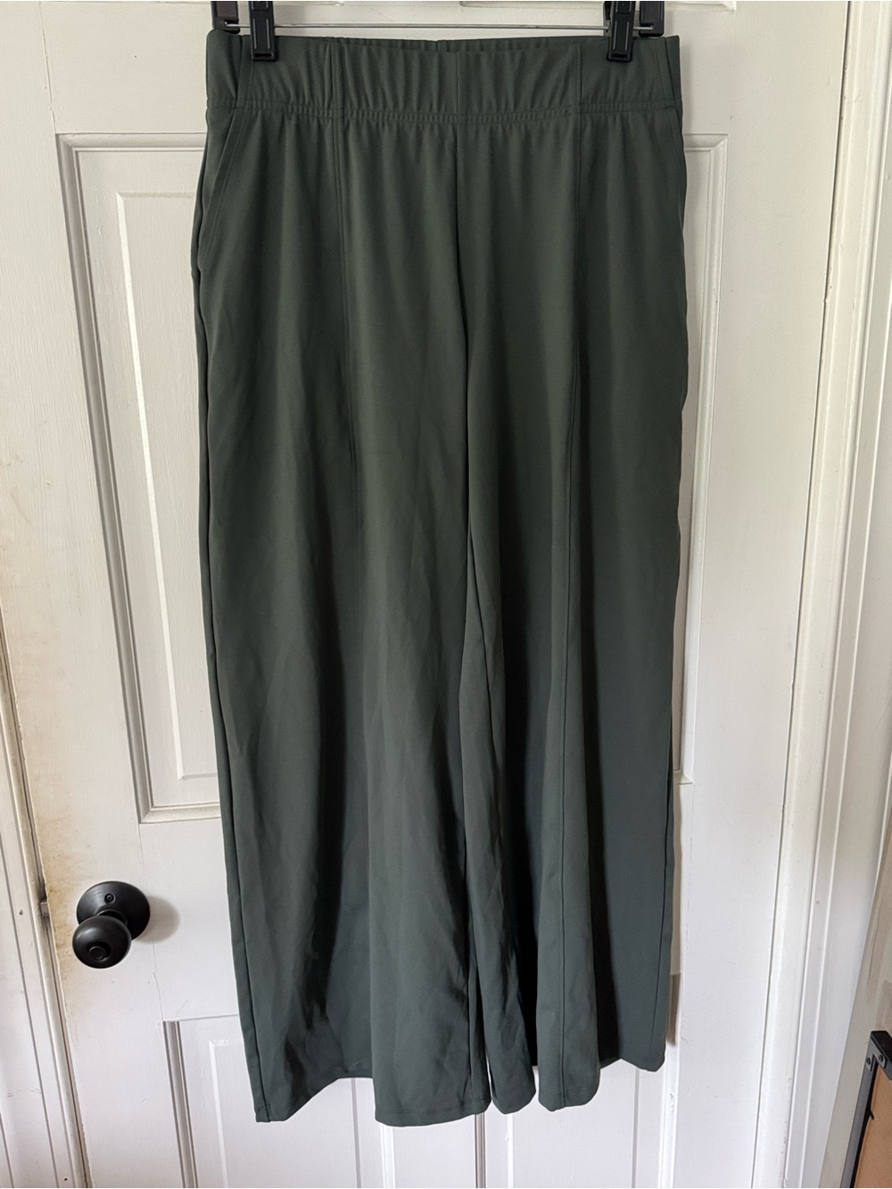 Women’s Old Navy power soft wide leg pants